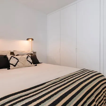 2bdr Charming In Graca By Lovelystay Lisboa