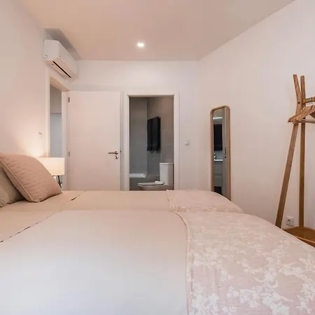 2bdr Charming In Graca By Lovelystay * Lisbon