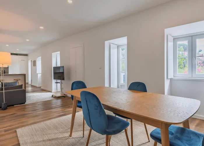 2bdr Charming In Graca By Lovelystay 公寓