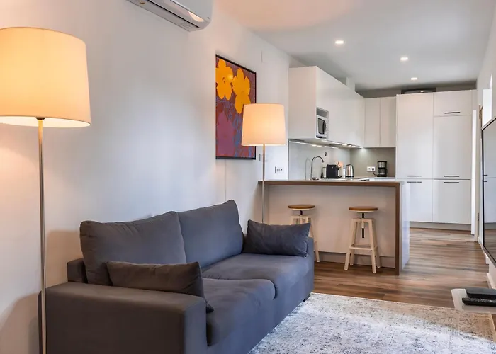 2bdr Charming In Graca By Lovelystay 公寓