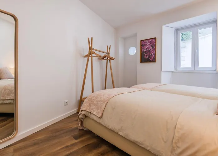 2bdr Charming In Graca By Lovelystay *