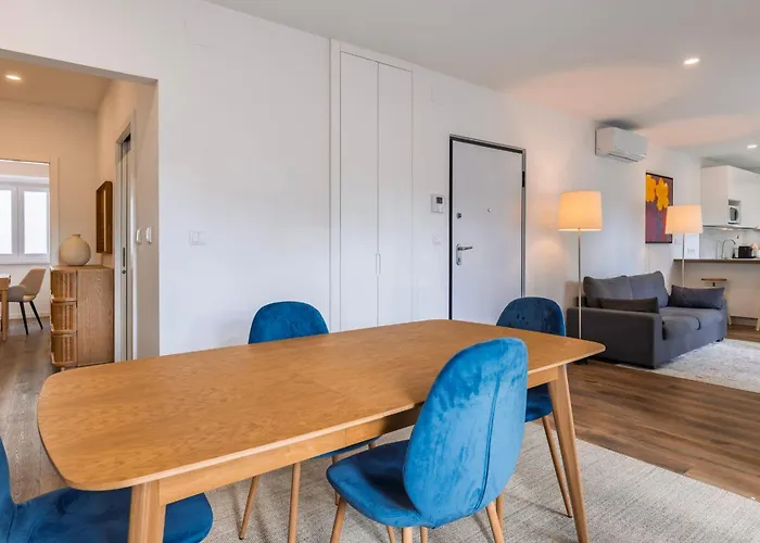 2bdr Charming In Graca By Lovelystay 公寓 *