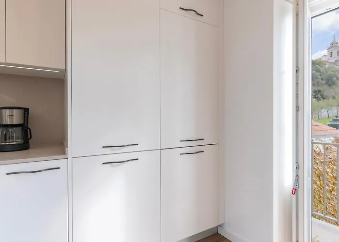 2bdr Charming In Graca By Lovelystay