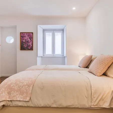 2bdr Charming In Graca By Lovelystay Lejlighed