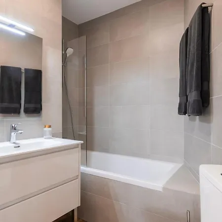 2bdr Charming In Graca By Lovelystay *