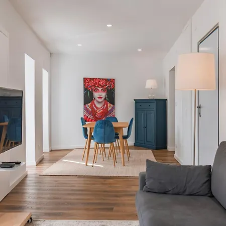 Apartment 2bdr Charming In Graca By Lovelystay *