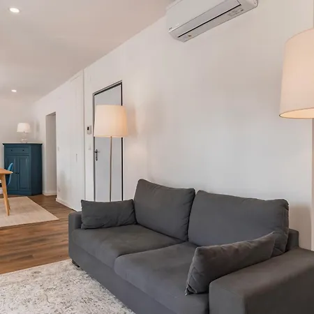 Apartment 2bdr Charming In Graca By Lovelystay