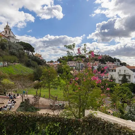 2bdr Charming In Graca By Lovelystay 아파트 *