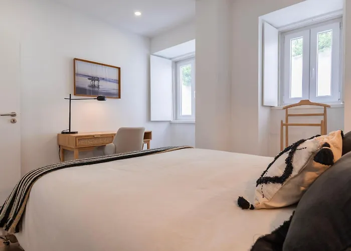 아파트 2bdr Charming In Graca By Lovelystay