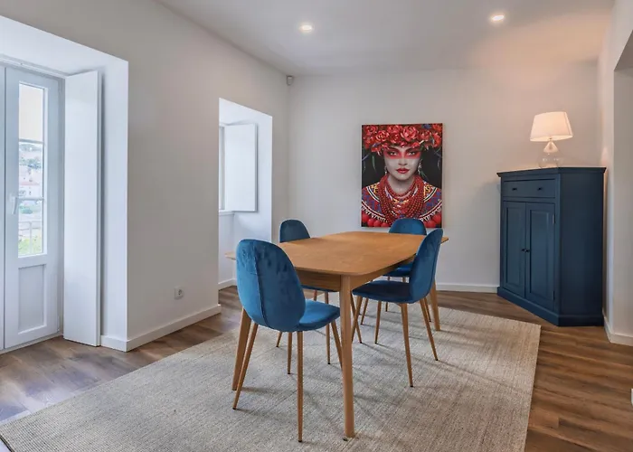 2bdr Charming In Graca By Lovelystay 아파트 *